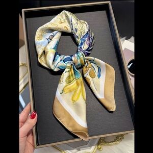 Women's Floral Print Square Scarf, Boho Style Scarf, Fashionable Soft Khaki